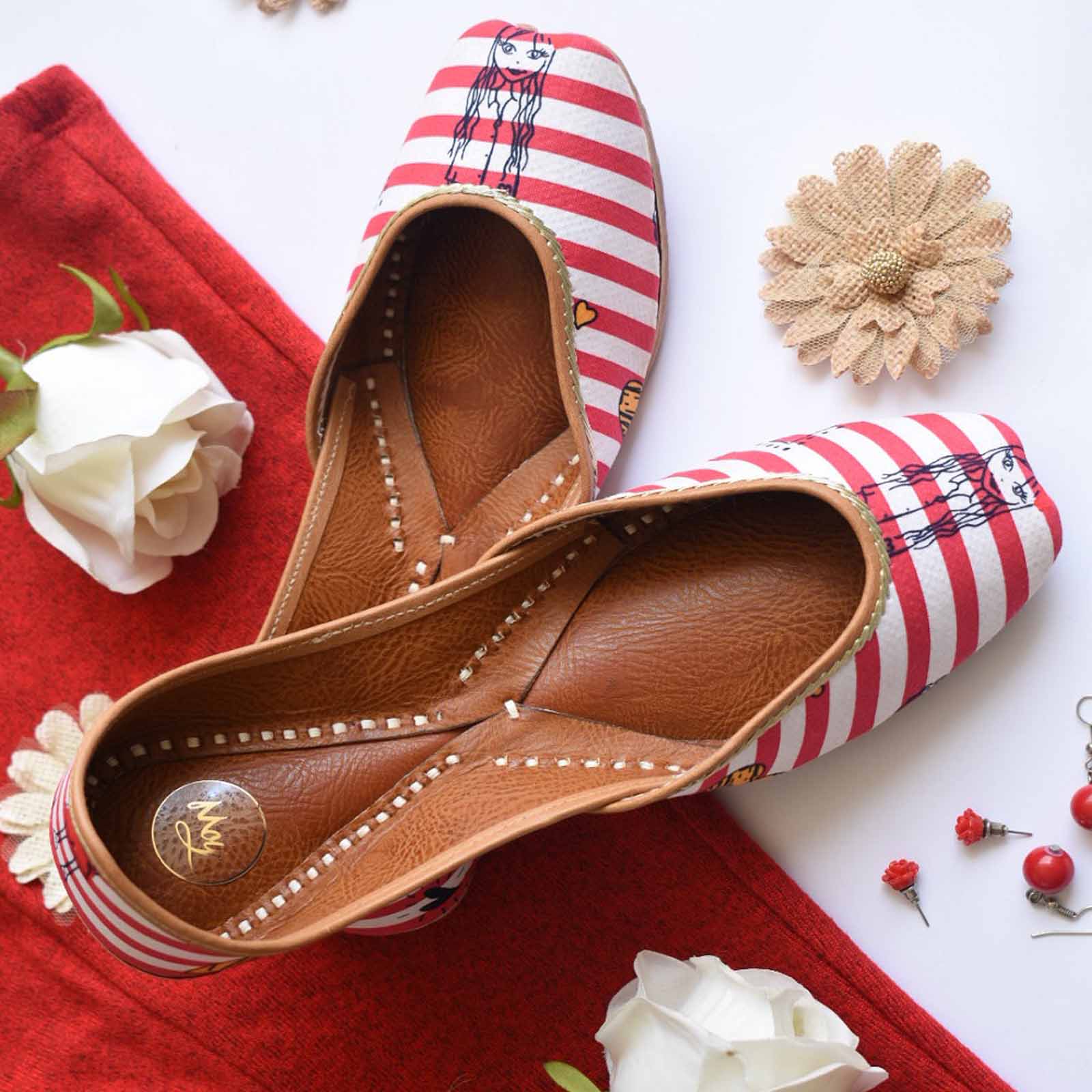 Printed White Striped Leather Jutti