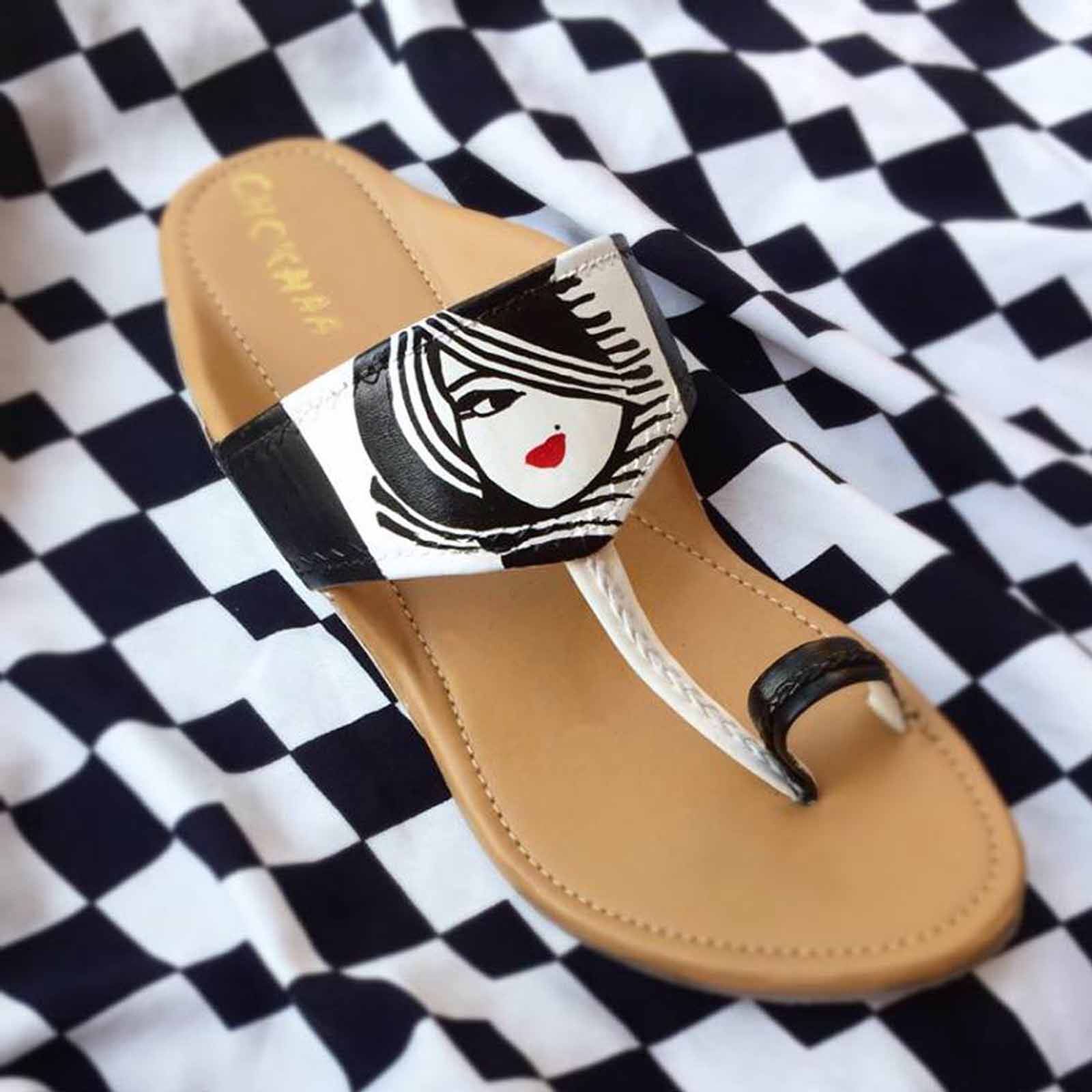Desire Painted Black and White Faux Leather Kohlapuri